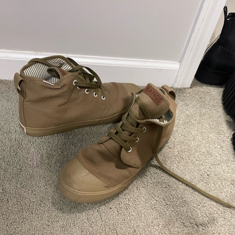 Casual Olive Green High-Top Sneakers